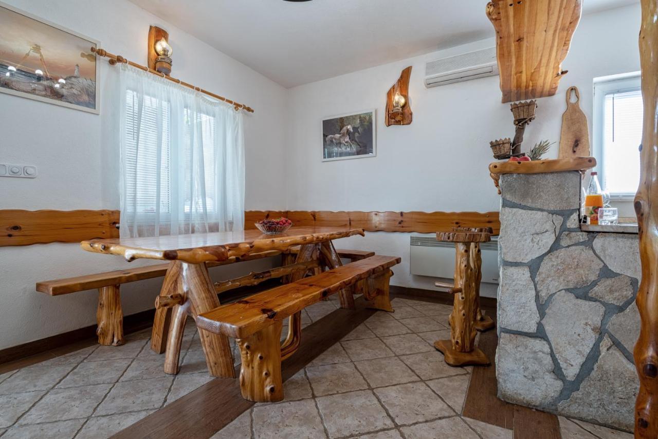 Rustica Neum
