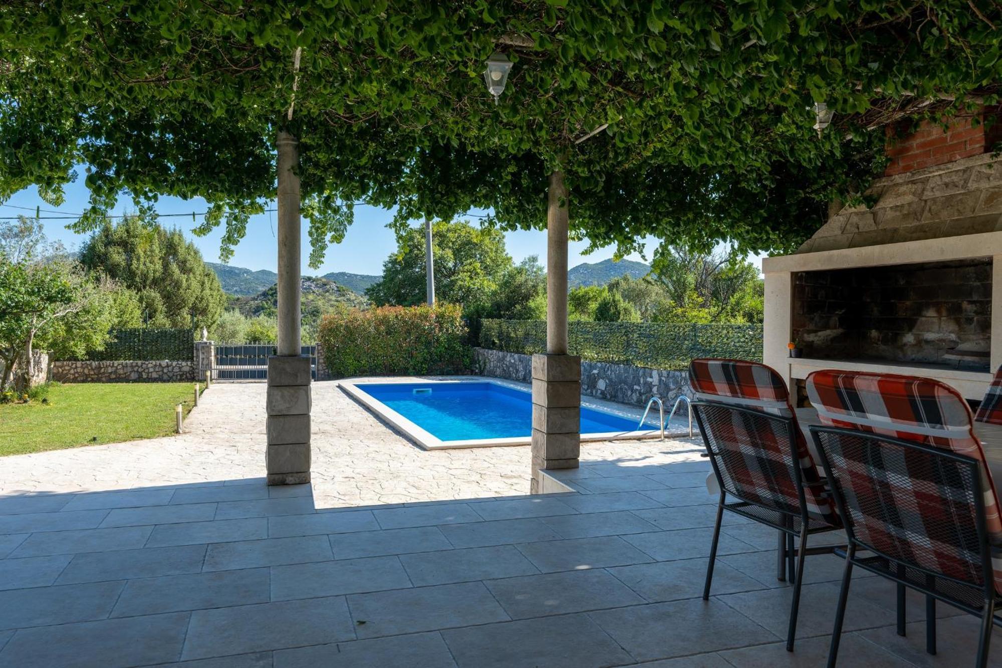 Rustica Villa *