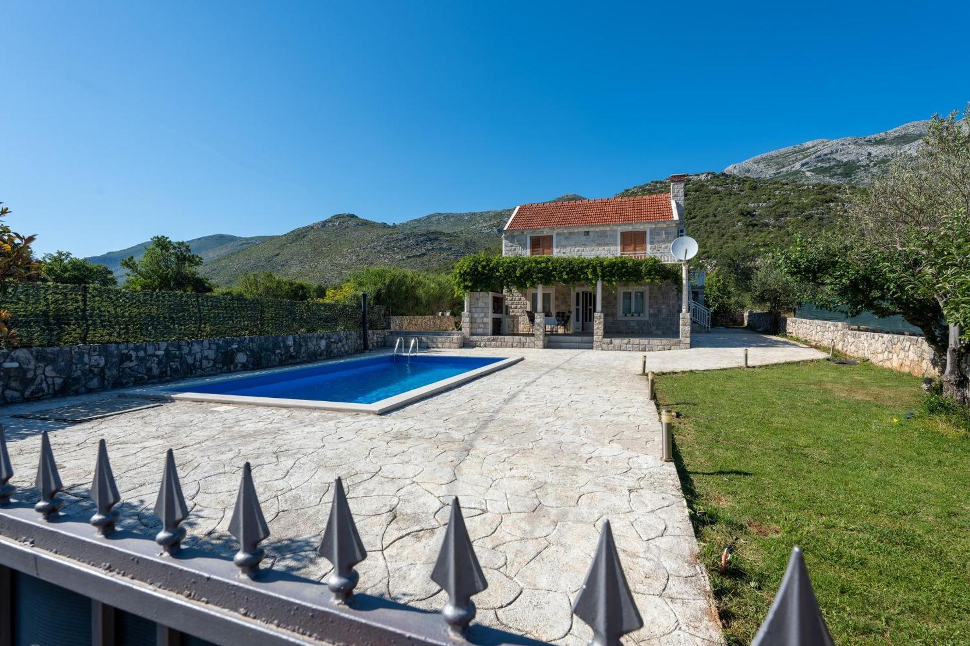 Rustica Villa
